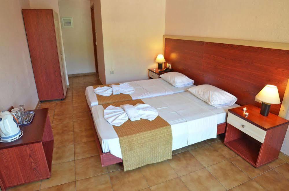 Mavrikos Hotel Планос Екстер'єр фото